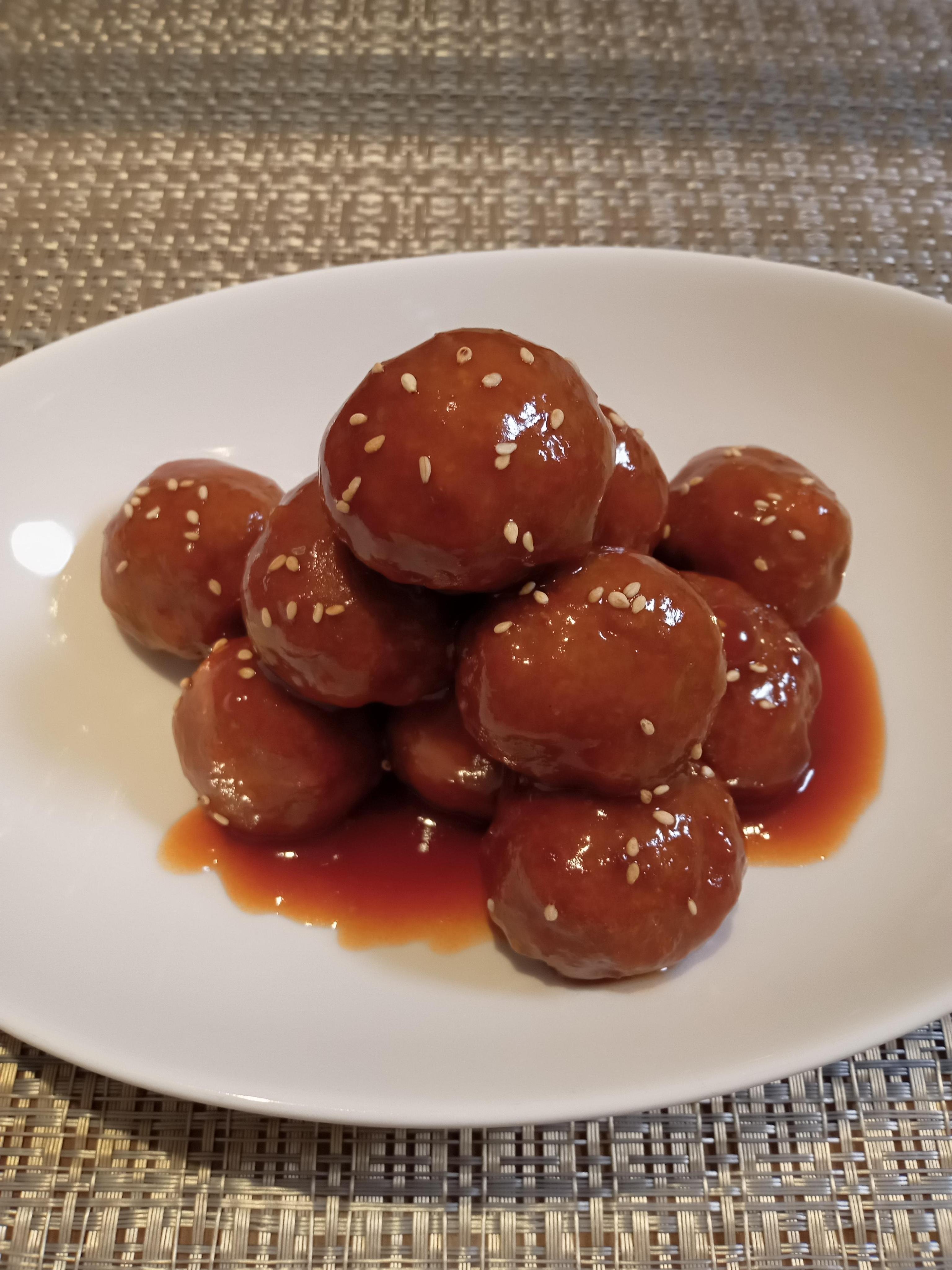 れんこんを、叩いて砕いてひき肉に混ぜちゃいました！！作って楽しく食べて美味しい♪シャキシャキ食感がクセになる！＜れんこん肉だんご＞