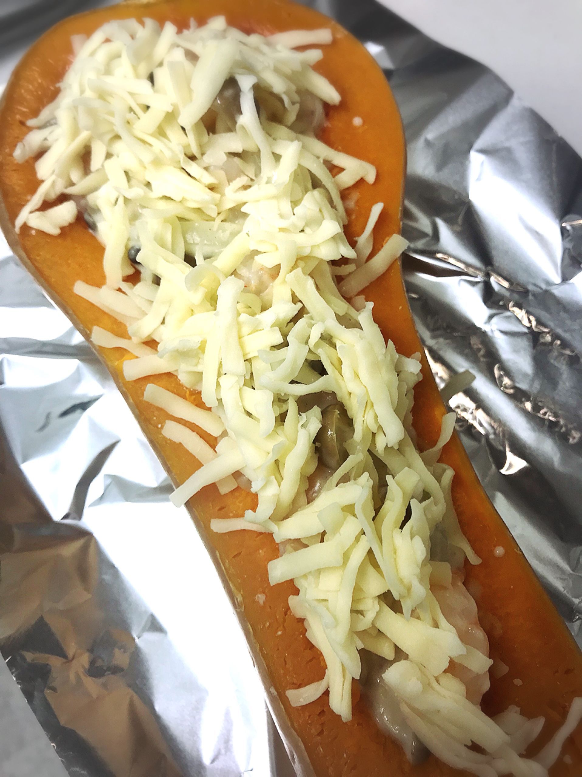 バターナッツかぼちゃのまるごとグラタンのレシピ - 生かし屋さん