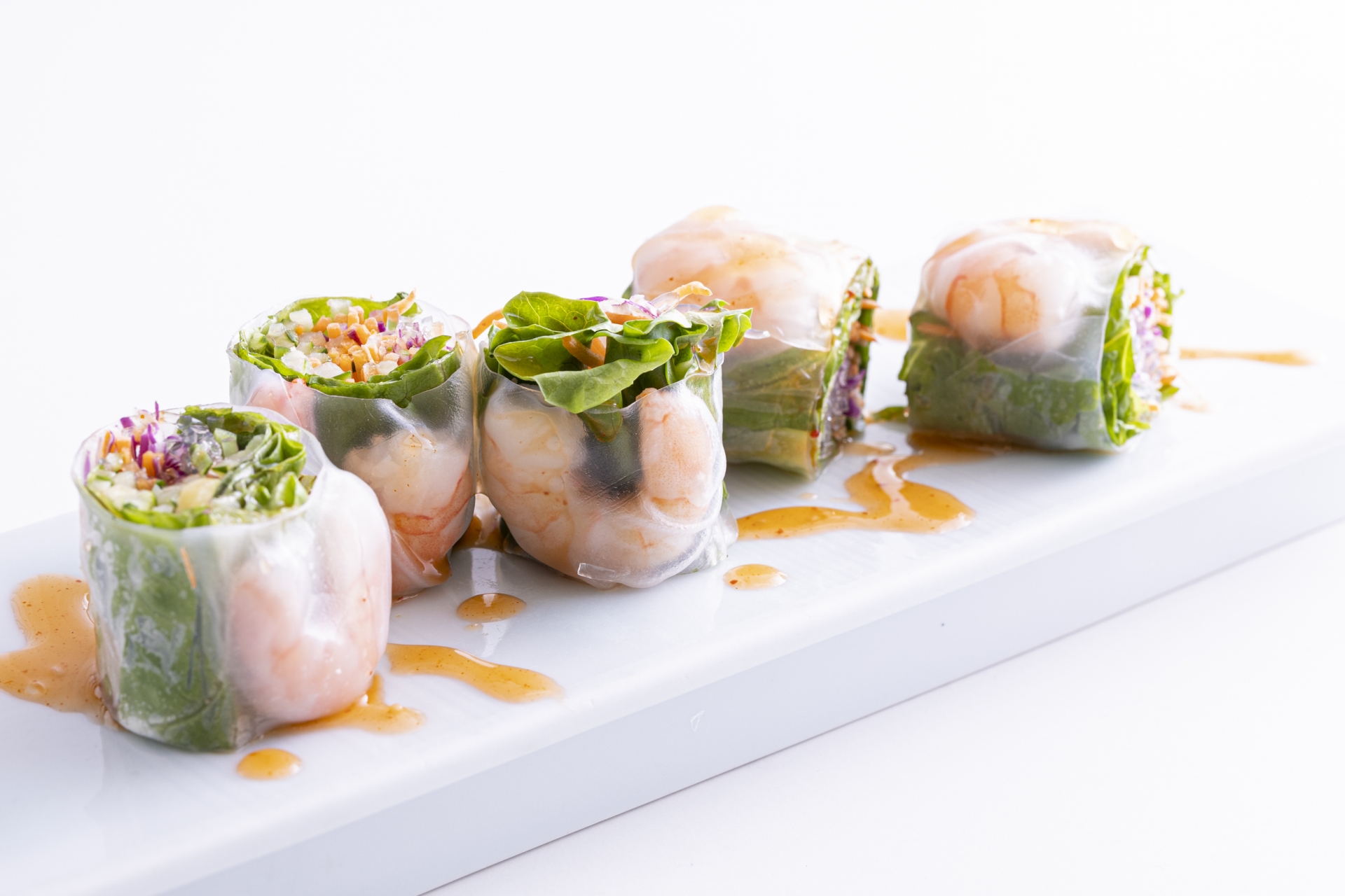 春巻、半分にカットし皿に盛り付けの写真素材83510982- PIXTA