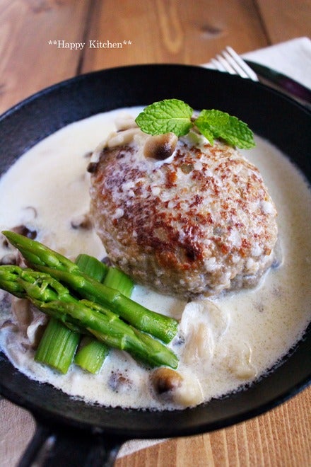 ボウル不要！フライパンだけで作る煮込みハンバーグ