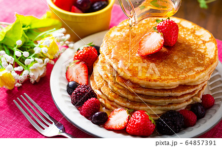 美味しそうなイチゴケーキイラスト - No: 25161799無料イラスト・フリー素材なら「イラストAC」