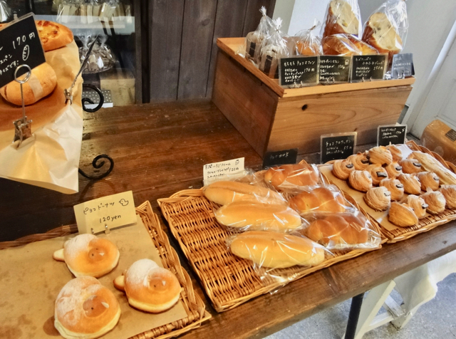 人生の喜びのひとつになれるような店を目指して パンと雑貨の店 chimneyいなかみライフ