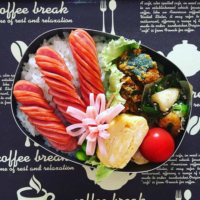 簡単な赤鬼ウインナーの作り方！お弁当の新しい仲間👹💓