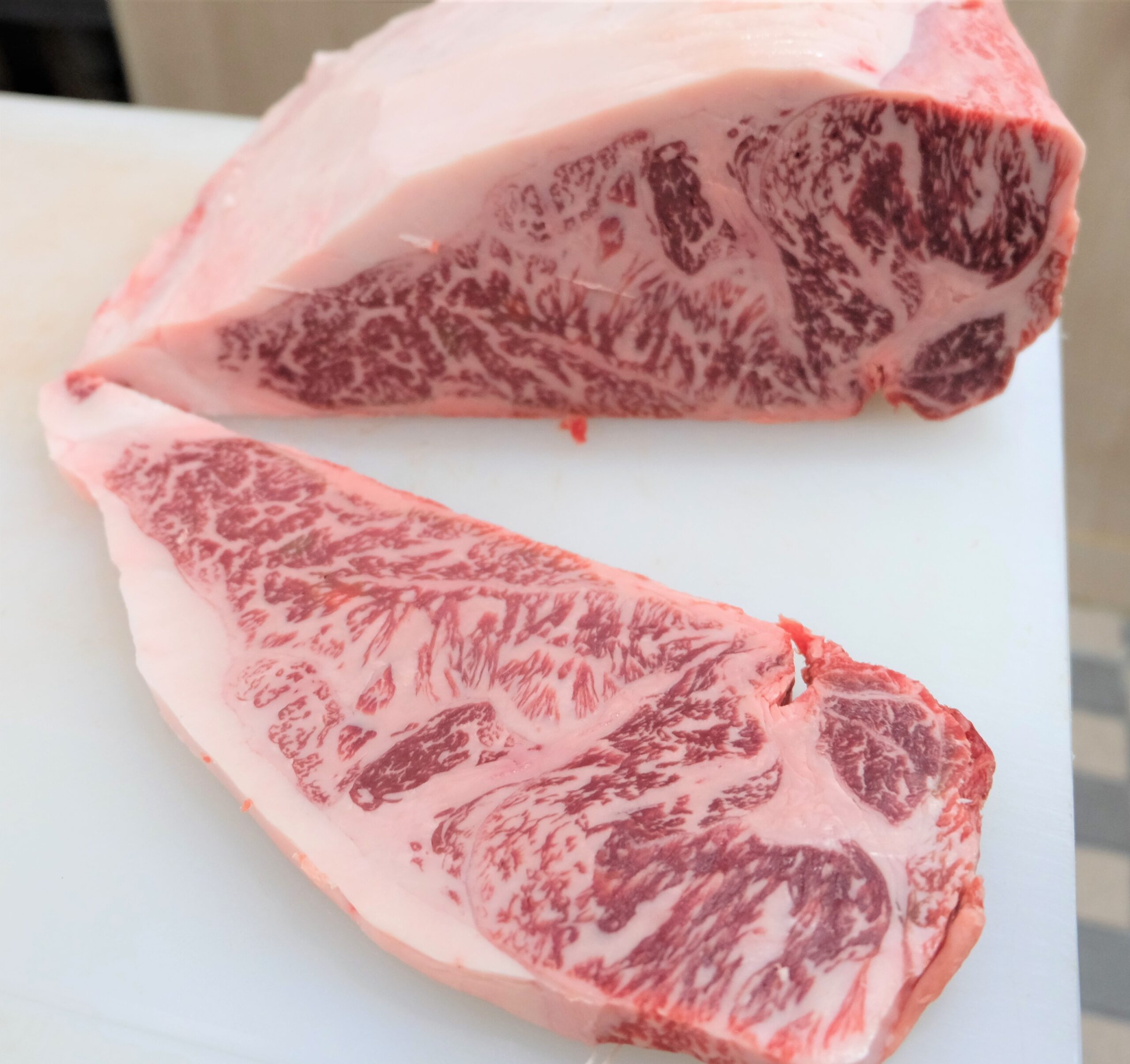 リブアイステーキ が、どの肉の部位か知っておいたほうがいい理由