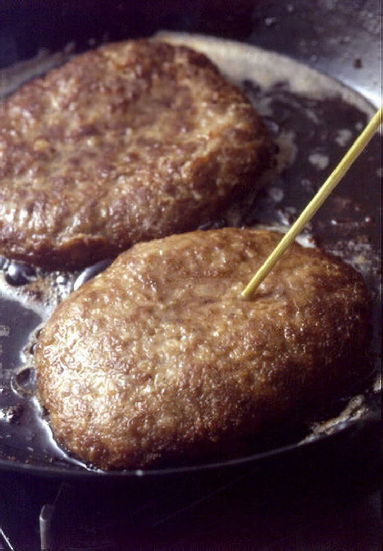 定番美味しい！基本の ハンバーグ のレシピ