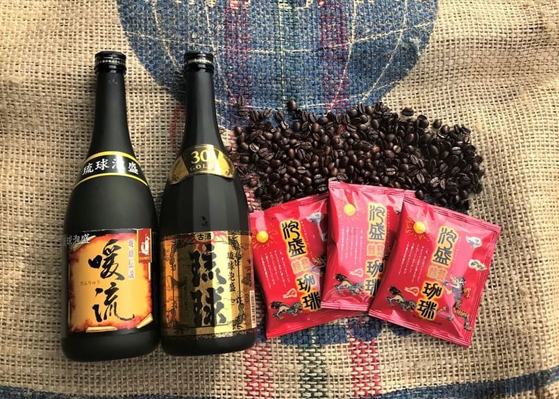 泡盛コーヒーBLACK300カップ沖縄ファミリーマート