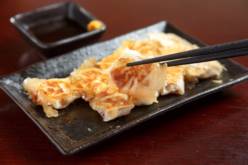 名古屋：キンキンピッチャーうどん 玉手箱ピッチャー麺 ヒューマングルメンタリーオモウマい店 Noodls are in TAMATEBAKO