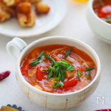 代謝アップ！ たっぷりきのこのデトックストマトスープレシピサイトNadia