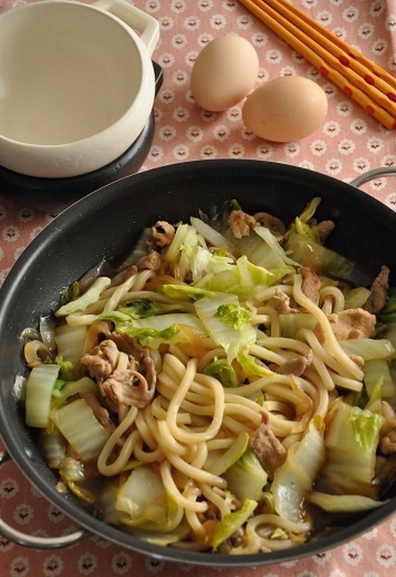 野菜も摂れる！ランチにぴったり「白菜と豚肉」の焼きうどんフーディストノート