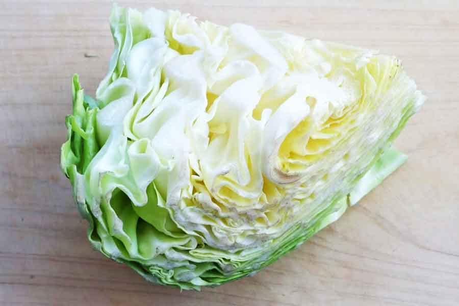 キャベツ 切った断面や葉の一部が黒ずんでいる 食べられる？管理栄養士が教える賞味期限の見分け方ヨガジャーナルオンライン