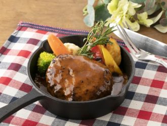 市販のハンバーグに手を加えて、お家カフェ♪