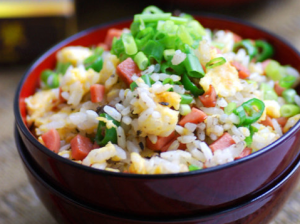 中国本場のチャーハンは注文も楽で安くて美味い厨房でチャーハンの作り方を見せてもらったぞ！ロケットニュース24