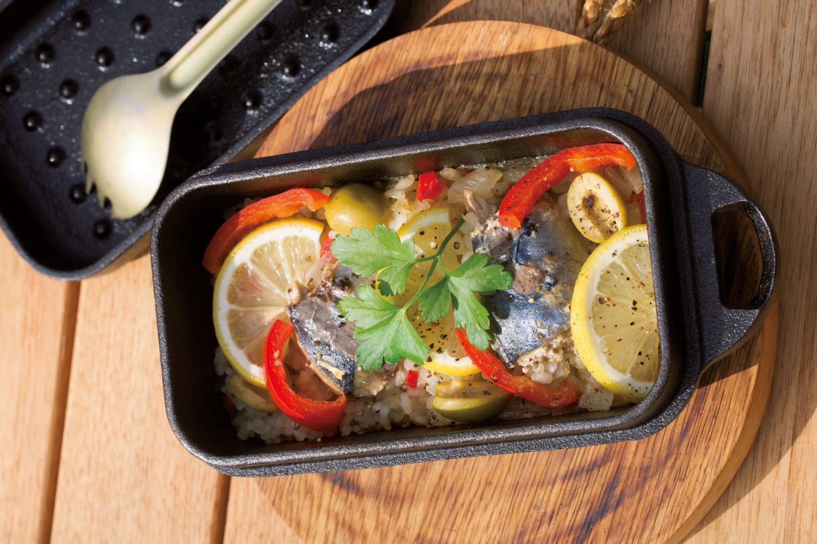 缶詰を使ったキャンプ飯！旨い！簡単！スピーディ！ - YouTube