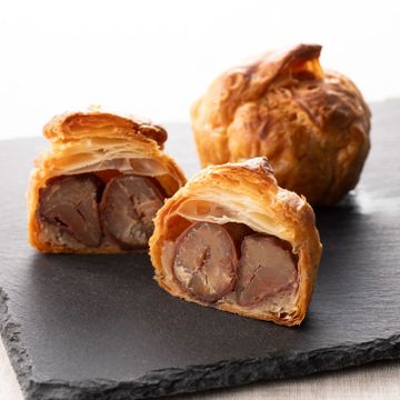 タサン志麻さんに教わる、フランス人の家ごはん家庭画報2月号から、寒い日にぴったりなカスレのレシピ をご紹介。野菜と豆、コンフィやソーセージなどを煮込み、仕上げにオーブンで焼いたカスレは、フランス南西部の伝統的な郷土料理です。表面はカリッと、中はほくほく