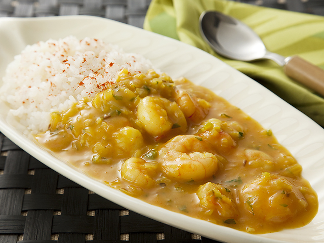 手でむきむきして作るシュリンプカレー、ホクじゃがきゅうりeフレンズ ぱくぱく献立くん