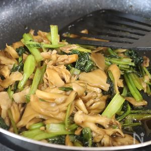 ひき肉と卵・きのこのオイスターソース炒めヤオコーレシピ by Cooking Support