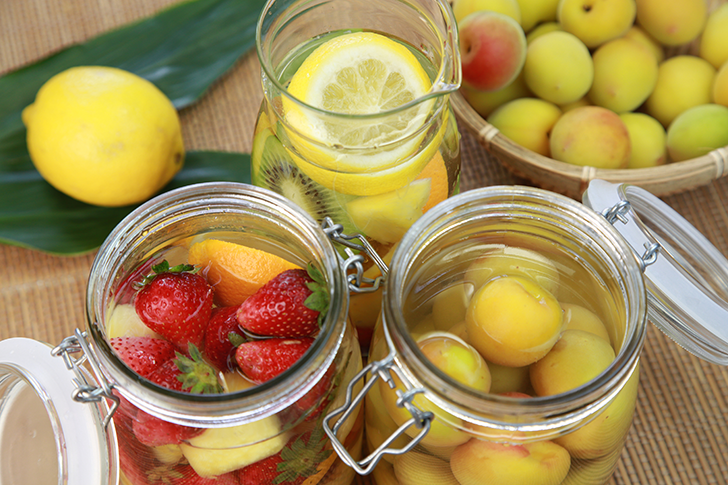 レモン酒 究極のレモンサワーがいつでも楽しめる！ おいしいレモン酒の作り方いいちこスタイル