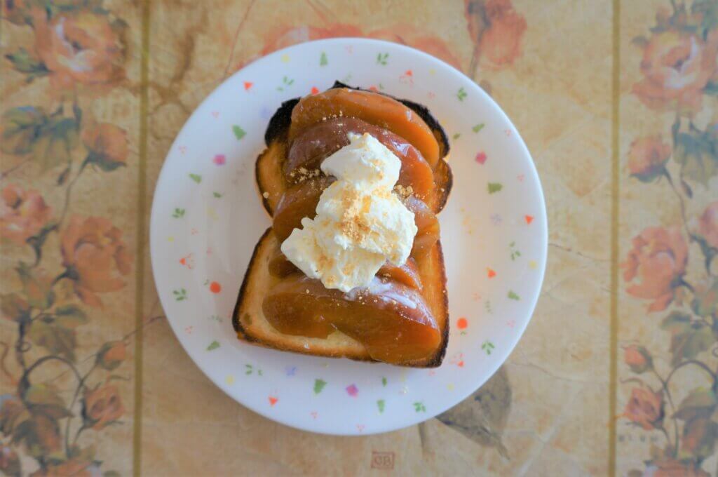 レシピあり！映画「きのう何食べた？」のりんごのキャラメル煮トーストを再現してみた 作る際のポイントや注意点についても解説TsumamiguiLife