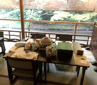 夏の名残に高雄にてギリギリ滑り込みお一人様川床ランチする🍴 御隠居曼荼羅