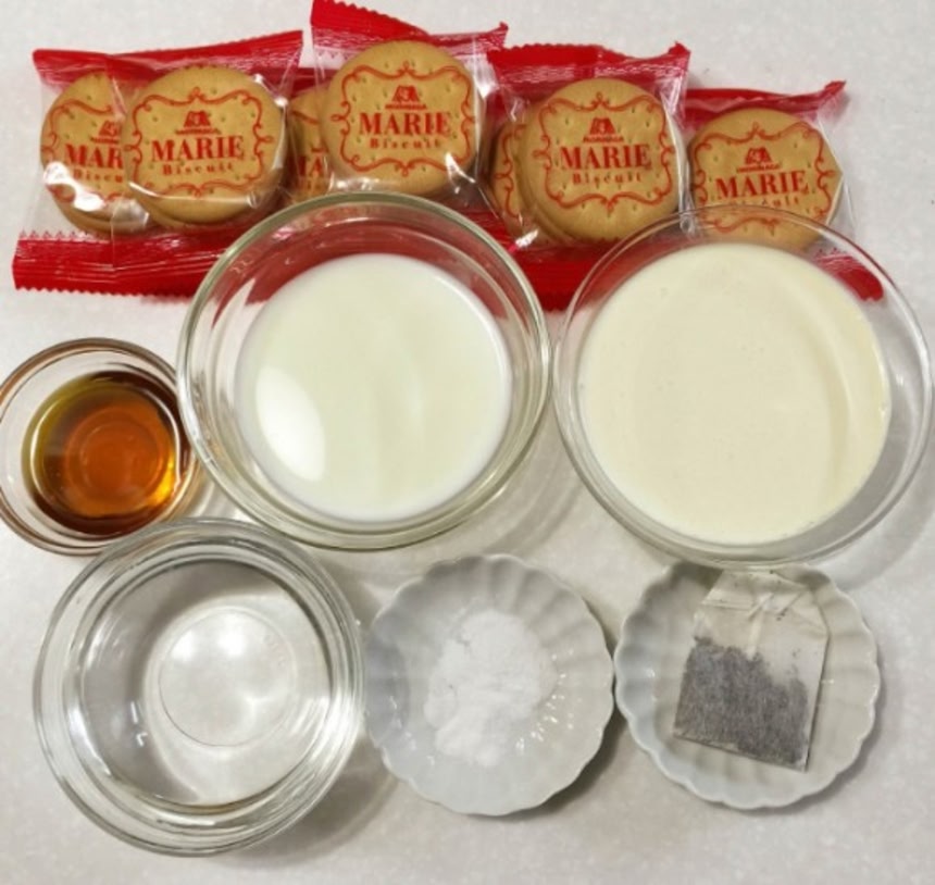 ジブリがいっぱい どんぐり共和国 公式. ⭐️再入荷⭐️ 銭婆の家で カオナシがケーキを食べる印象的なシーンが 小物入れになりました🍰4年ぶりの再入荷です。✨ . 小物入れ 千と千尋の神隠し ティータイム ￥7,480 7 19 土 再入荷。どんぐり共和国スタジオ