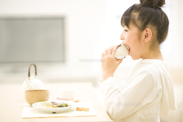 160点を超えるおにぎり 食べるのイラスト素材、ロイヤリティフリーのベクター素材グラフィックスとクリップアート - iStock