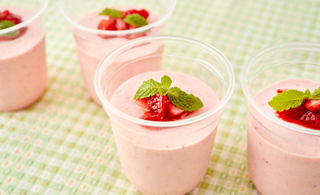 冷凍いちごの練乳アイス