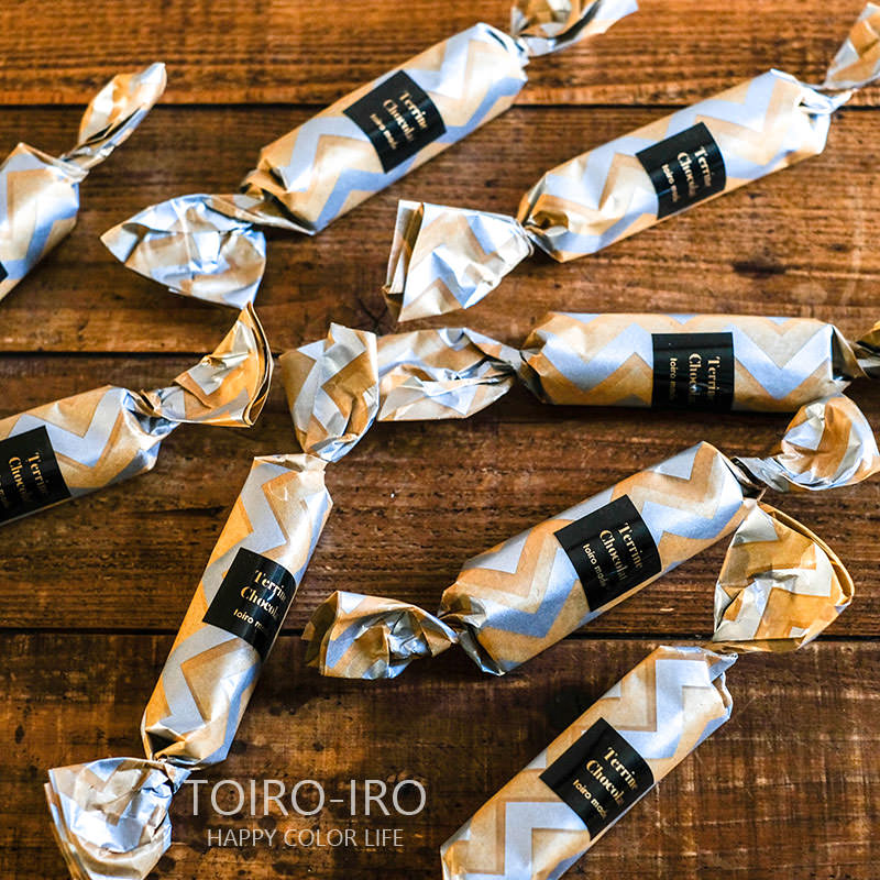 テリーヌショコラとチーズテリーヌ . 動画撮影で作ったので、ラッピングしてみました。 ちょっとしたプレゼントにもかわいいです♡ .米粉スイーツ米粉のお菓子手作りお菓子手作りおやつグルテンフリースイーツグルテンフリーレシピチーズケーキチーズ