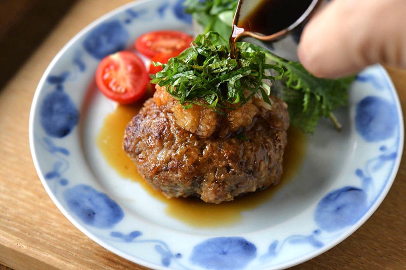 黒毛和牛ハンバーグステーキ 和風たまねぎソース 4個入贈り物・お取り寄せ送料無料ローストビーフの店 鎌倉山 公式オンラインストア