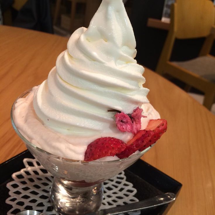 ミルク&パフェ よつ葉ホワイトコージ KITTE大阪店 梅田 ソフトクリーム- Retty レッティ