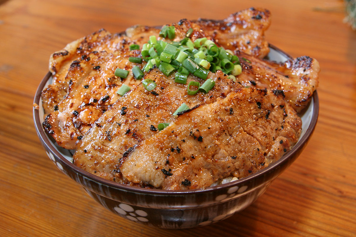 誕生秘話秩父名物 豚みそ丼本舗 野さか