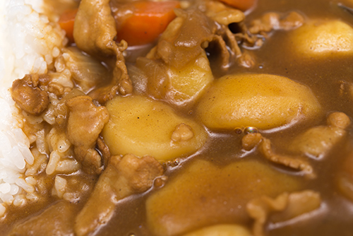 白皿に注がれたカレーライス 写真素材4405605- フォトライブラリ