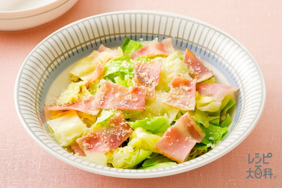 キャベツ、好きですか？, 今日紹介するのは、調味料たった1つで作るウマキャベツのレシピです！,調味料1つのウマキャベツ , 材料 1-2人前 ,キャベツ1 4こ, オリーブオイル大さじ1 2, 顆粒野菜コンソメ3g, 作り方, 1.キャベツを洗ってちぎる,2,蓋のあるフライパンを用意する。オリーブオイルをしき、上からちぎったキャベツをいれ、顆粒コンソメをかける,