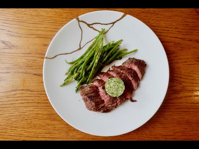 フレンチの名店がフライパンだけで作る！ 豪快な塊の牛肉を完璧にローストするプロのレシピ三越伊勢丹の食メディアFOODIE フーディー