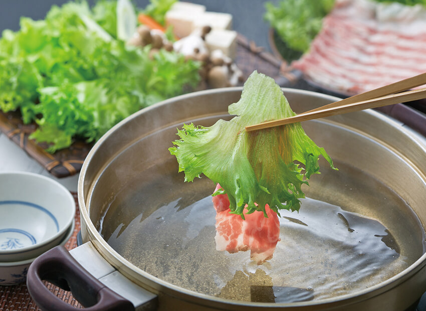 しゃきしゃき食感がクセになる！レタスしゃぶしゃぶの人気レシピ7選 - macaroni