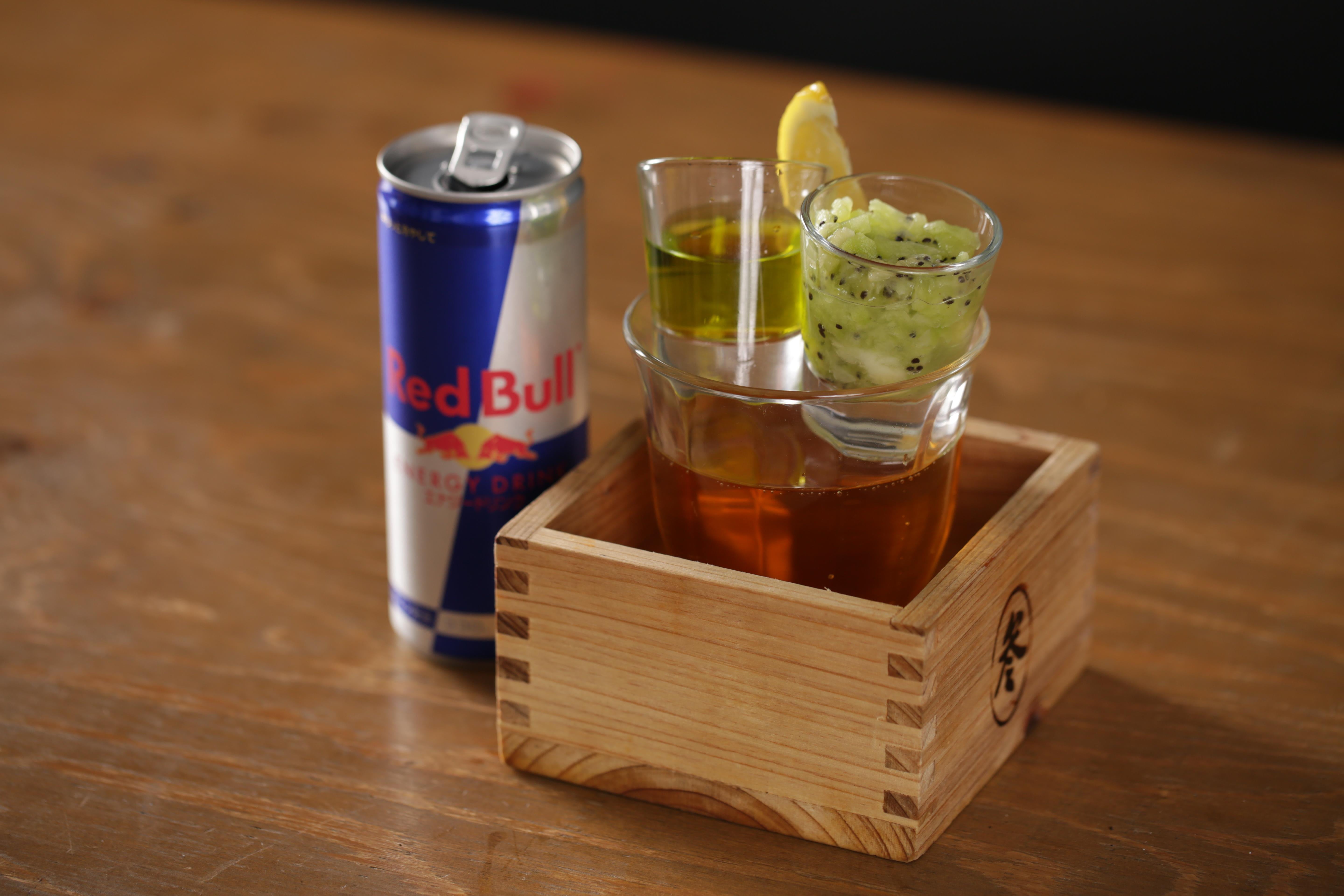 赤坂店＞5月はレッドブルカクテルで元気をチャージ！銀座でアメリカンパーティー！カジュアルアメリカンダイニング＆スポーツバー「HOOTERS」