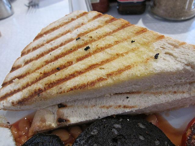 イギリスで美味しい食事がしたければ朝食を3回とれば良い