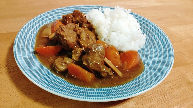 十勝産牛すね肉のカレー麻布十番シリーズ株式会社ｎａｋａｔｏ