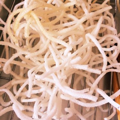 春雨を揚げたら、しゅわ～っとぷっくり:: レシピのいらない料理術