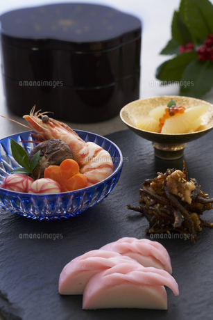 漆黒の「魔女の鍋」！ブラックフードで美と健康を追求 - たべぷろ