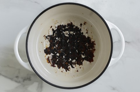 ホーロー鍋の手入れ方法、焦げ付きの落とし方をダンスクで実践 - 北欧、暮らしの道具店