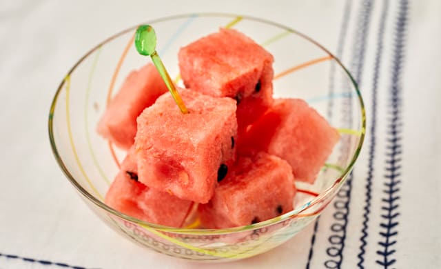 ☆サイコロカット♡スイカの切り方 by ケイヤ＠kieクックパッド簡単おいしいみんなのレシピが392万品