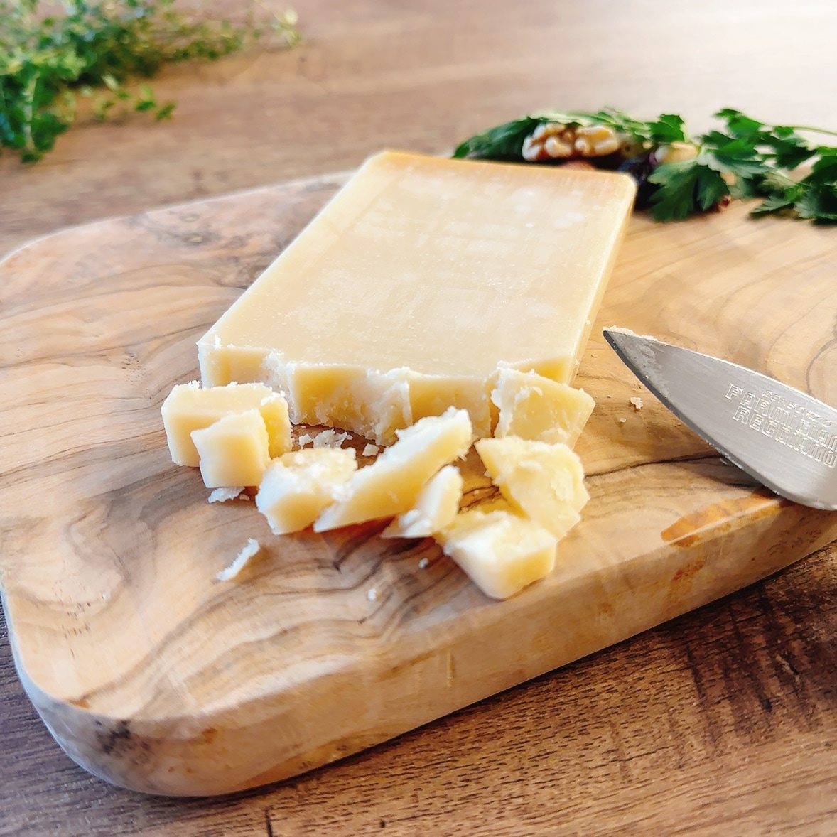 イタリアチーズの王様「パルミジャーノ・レッジャーノ」の基礎知識と美味しい食べ方チーズマガジン東京デーリ