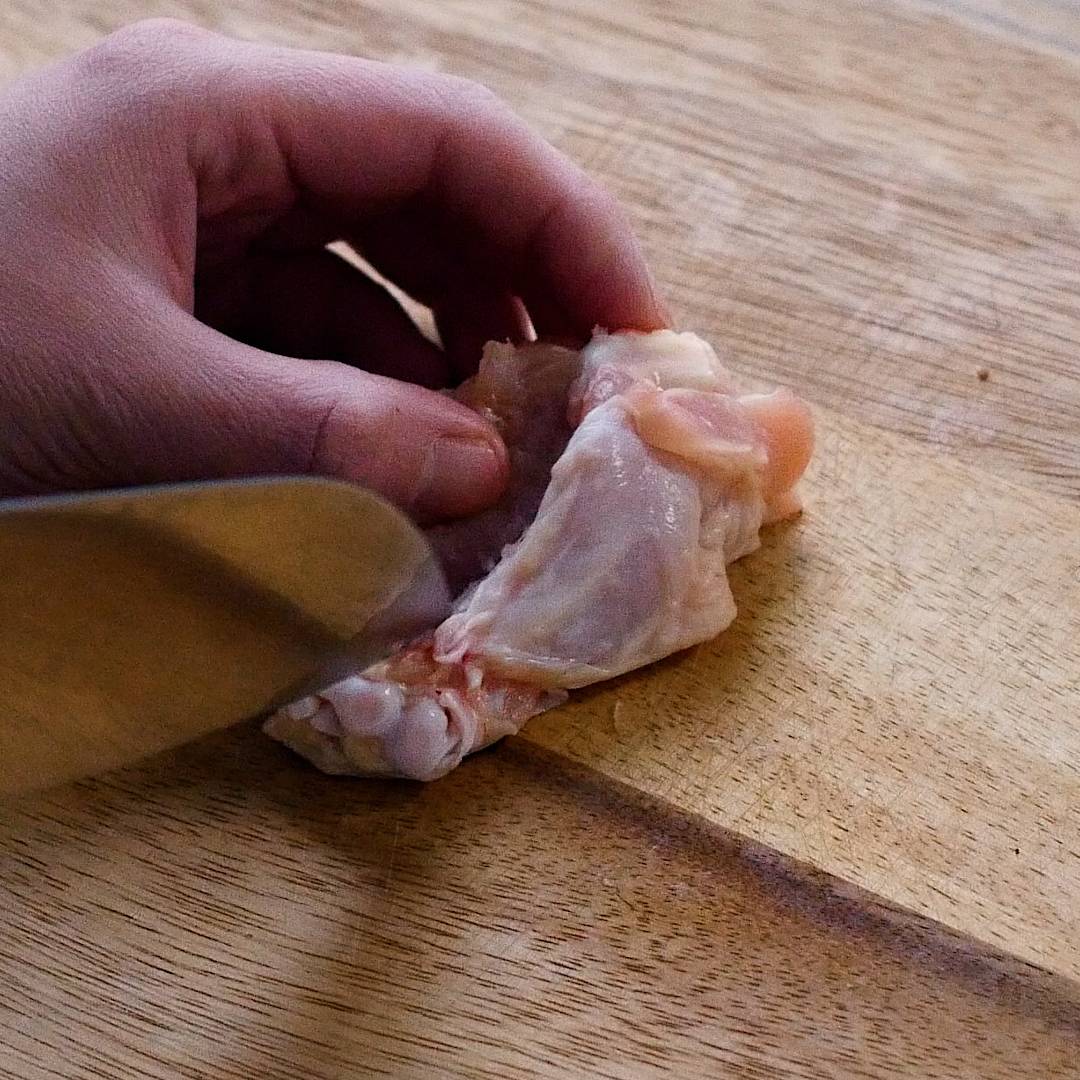 山本ゆりさん直伝『鶏手羽元とねぎのポン酢煮』のレシピ・作り方 冷凍肉を凍ったまま煮るだけ！オレンジページ ニュースデイリーオレンジページnet