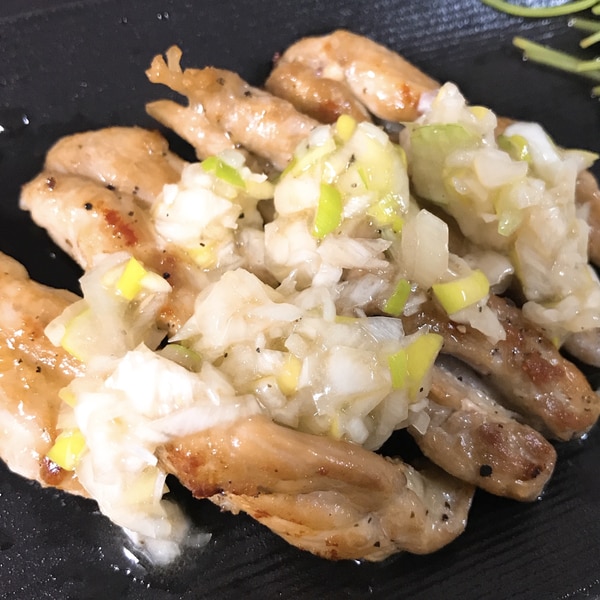 鶏せせりとネギの、にんにく中華炒め
