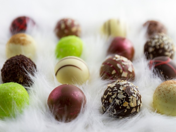 ポテトチップス 今を味わう！しおとスパイス味 12袋 カルビー スナック菓子 北海道産 新じゃが - アスクル