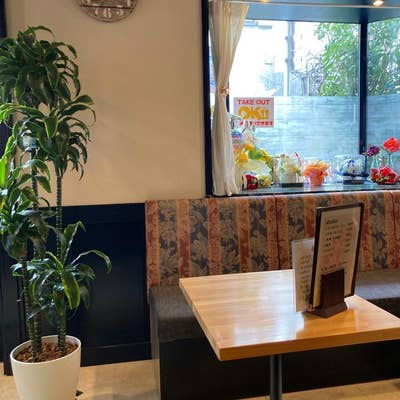 紅いダリアのお着物喫茶ギャラリー さろん淳平京都・下鴨