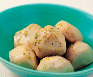 おせちにも人気 里芋の煮物 含め煮、煮っころがし レシピ。芋のサイズでコツに違いがあった！三越伊勢丹の食メディアFOODIE フーディー