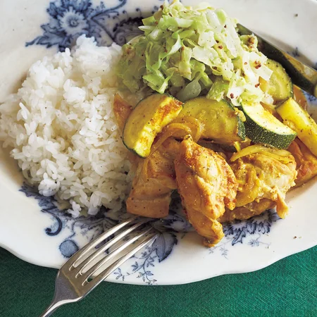 ひき肉とズッキーニとパプリカのカレー炒め