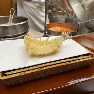 ミシュラン星付き“完全予約制”の贅沢なお座敷天ぷら・ 『てんぷら 三ツ田』銀座由美ママの心意気