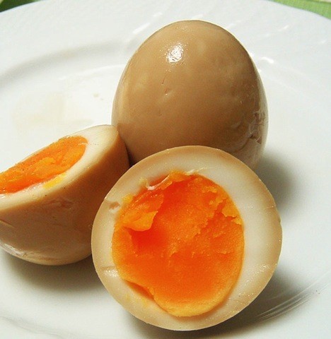 思いついた人天才！ゆで卵の神アレンジ「粉なしたこ焼き風」簡単レシピ - macaroni